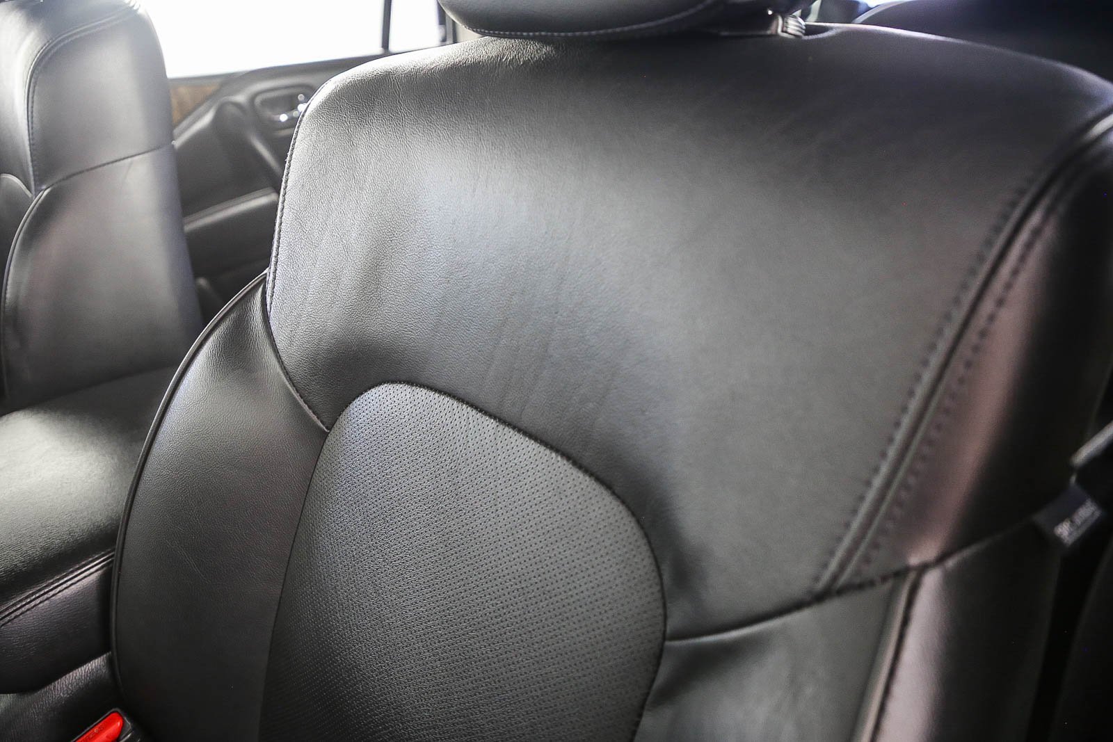 Used 2023 Nissan Armada SL w/ Captain's Chairs Package image 26