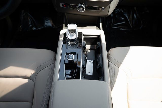 Used 2026 Volvo XC90 T8 Plus w/ Protection Package Premier image 26
