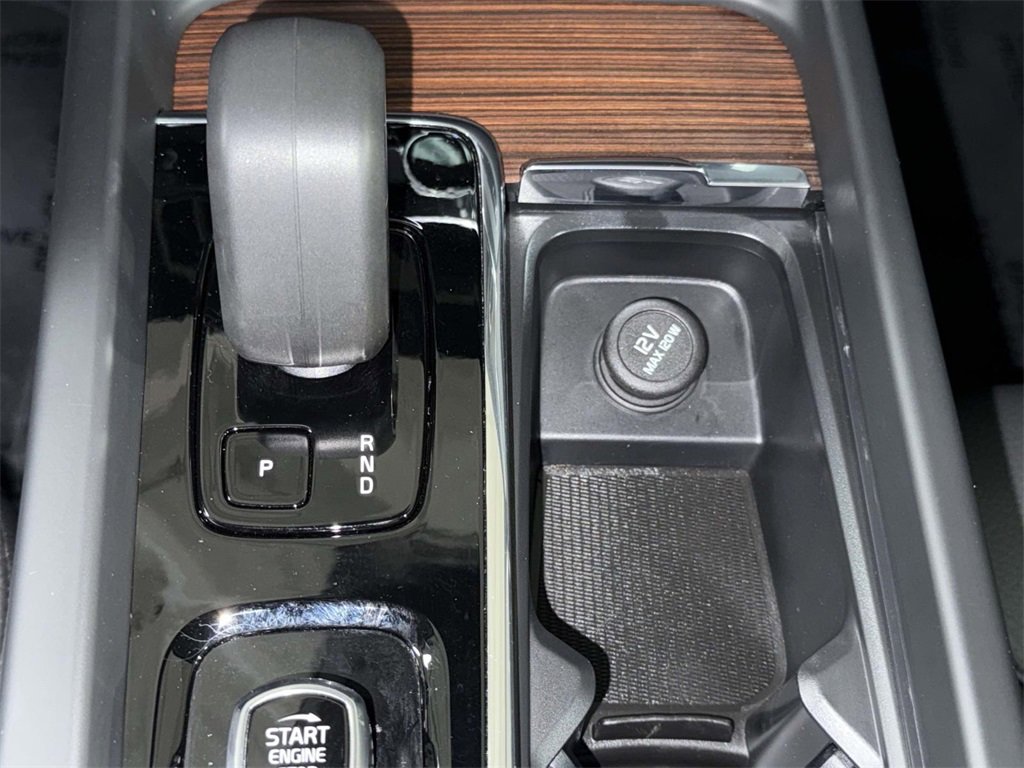 Used 2025 Volvo V60 B5 Cross Country Plus image 24