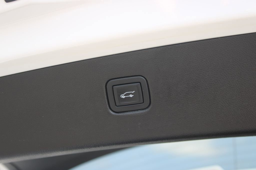 Used 2020 Chevrolet Blazer LT image 16