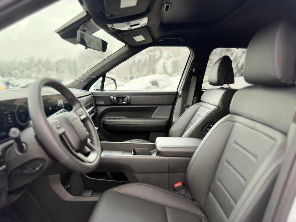 New 2025 Hyundai Santa Fe Calligraphy AWD/4WD image 14