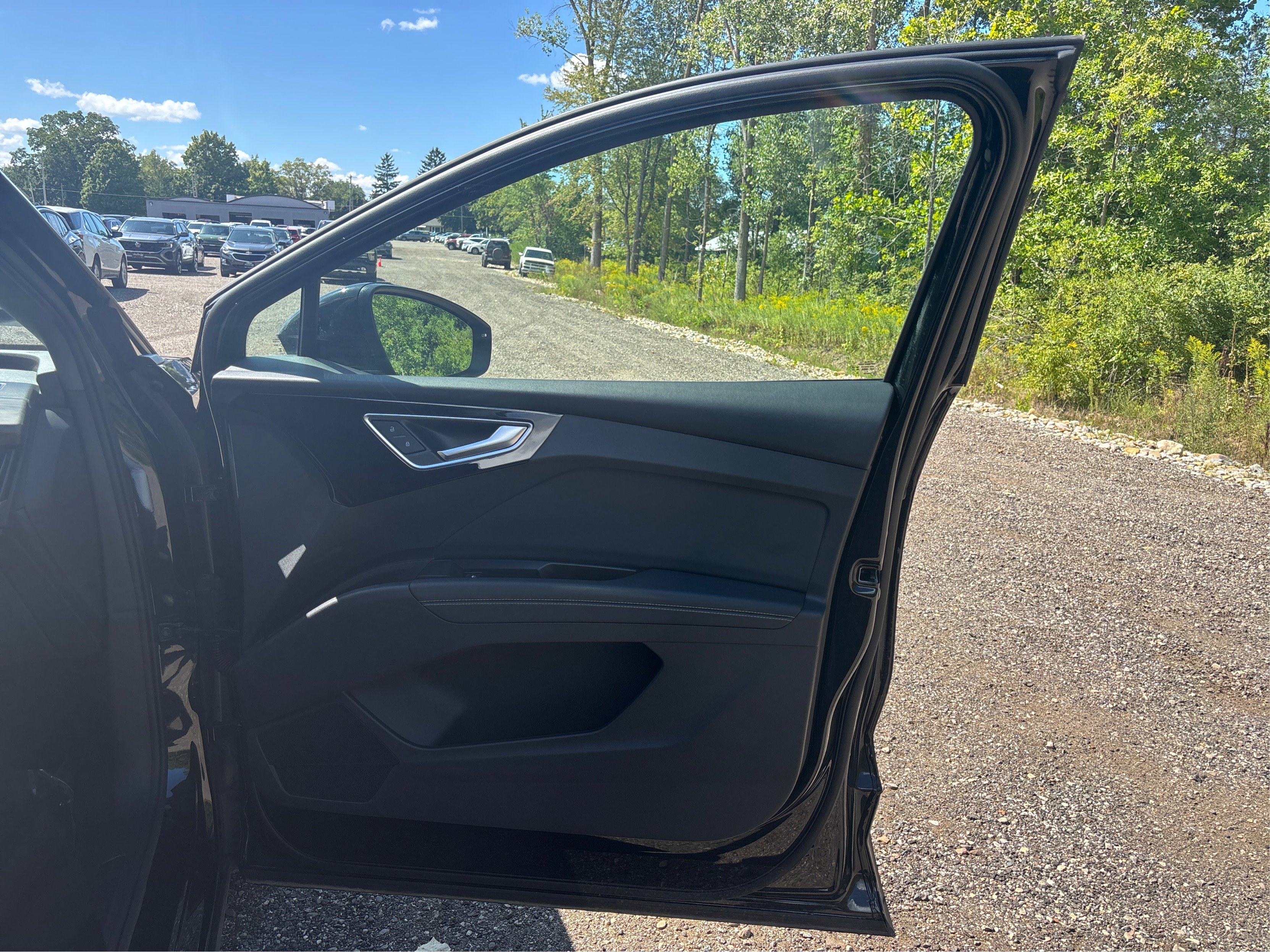 Used 2025 Audi Q4 e-tron Premium Plus image 26