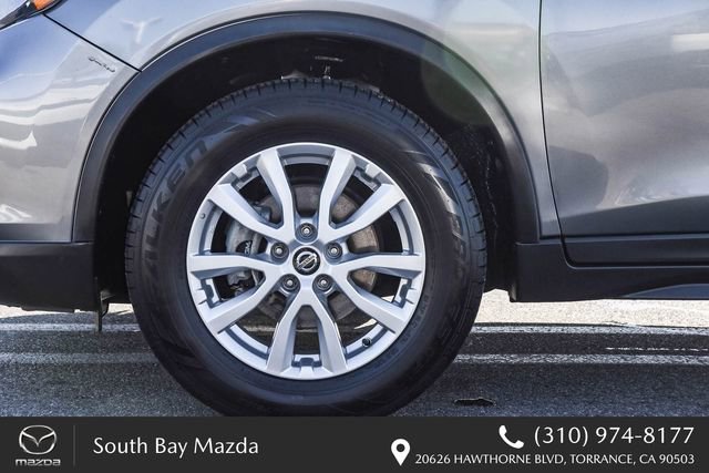 Used 2018 Nissan Rogue SV image 11