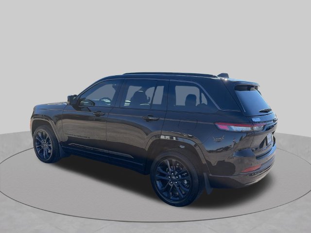 Used 2026 Jeep Grand Cherokee Limited AWD/4WD image 3