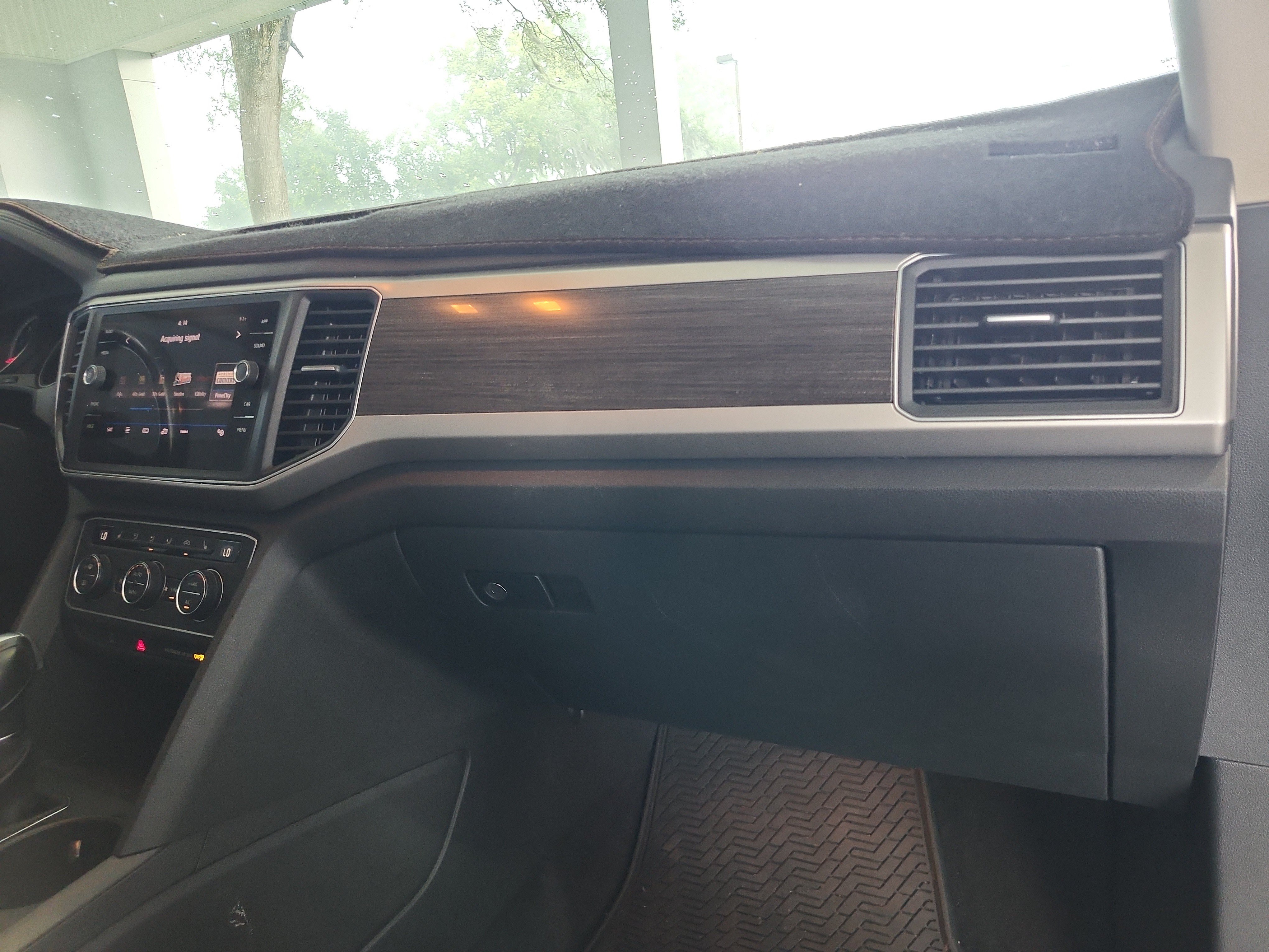 Used 2018 Volkswagen Atlas SE FWD image 24