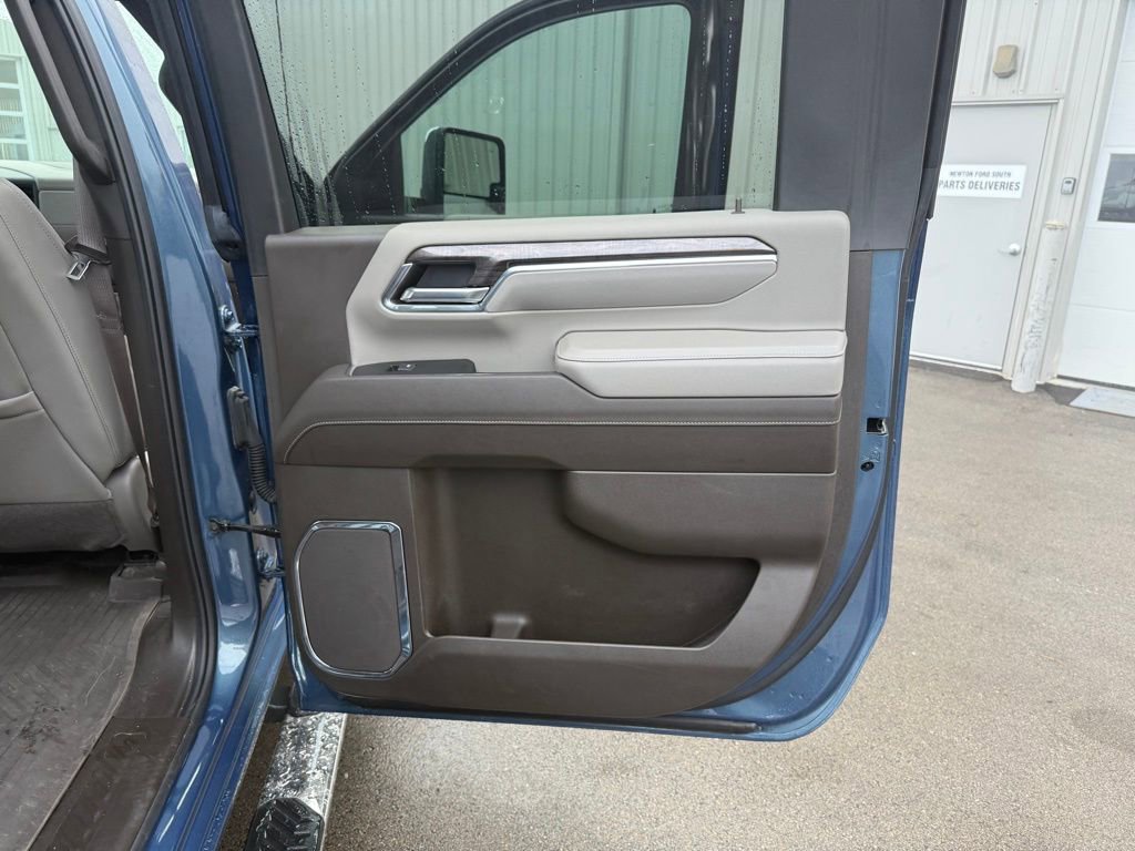 Used 2024 Chevrolet Silverado 2500 LTZ w/ LTZ Plus Package image 23