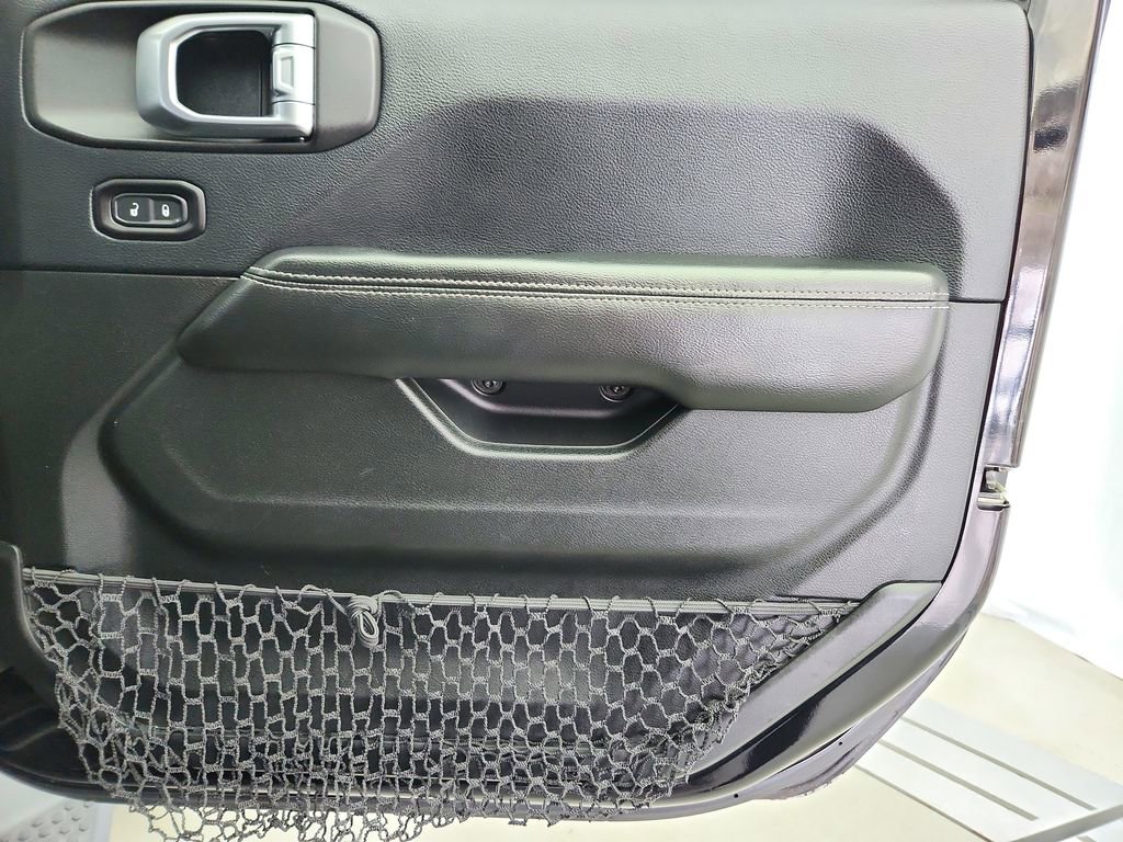 Used 2018 Jeep Wrangler Unlimited Sahara w/ Dual Top Group image 26