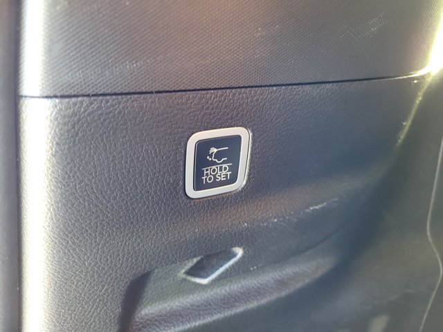 Used 2024 Jeep Wagoneer L 4WD image 9