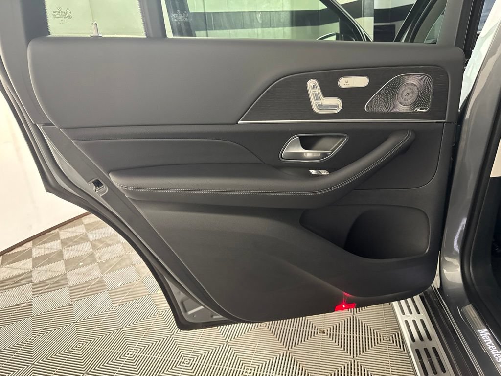 Certified 2026 Mercedes-Benz GLS 450 4MATIC image 18