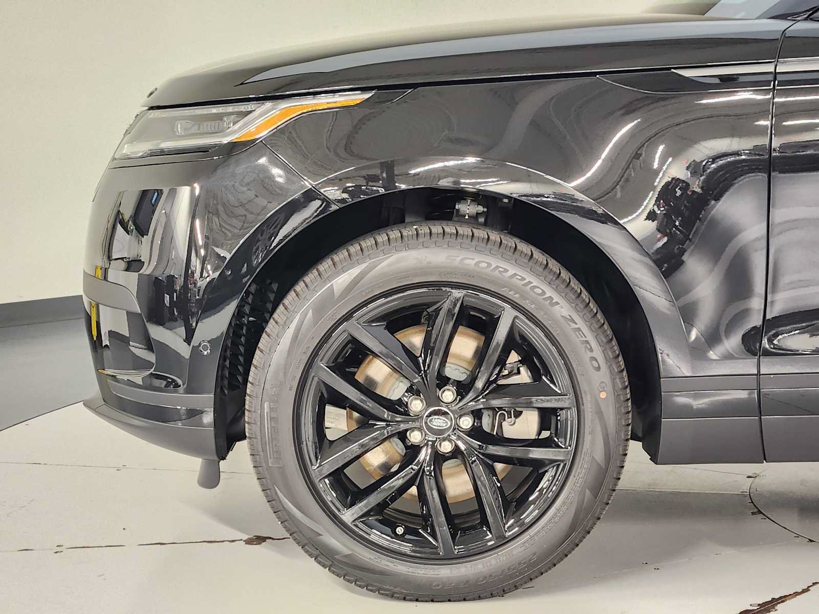 New 2026 Land Rover Range Rover Velar S AWD/4WD image 11