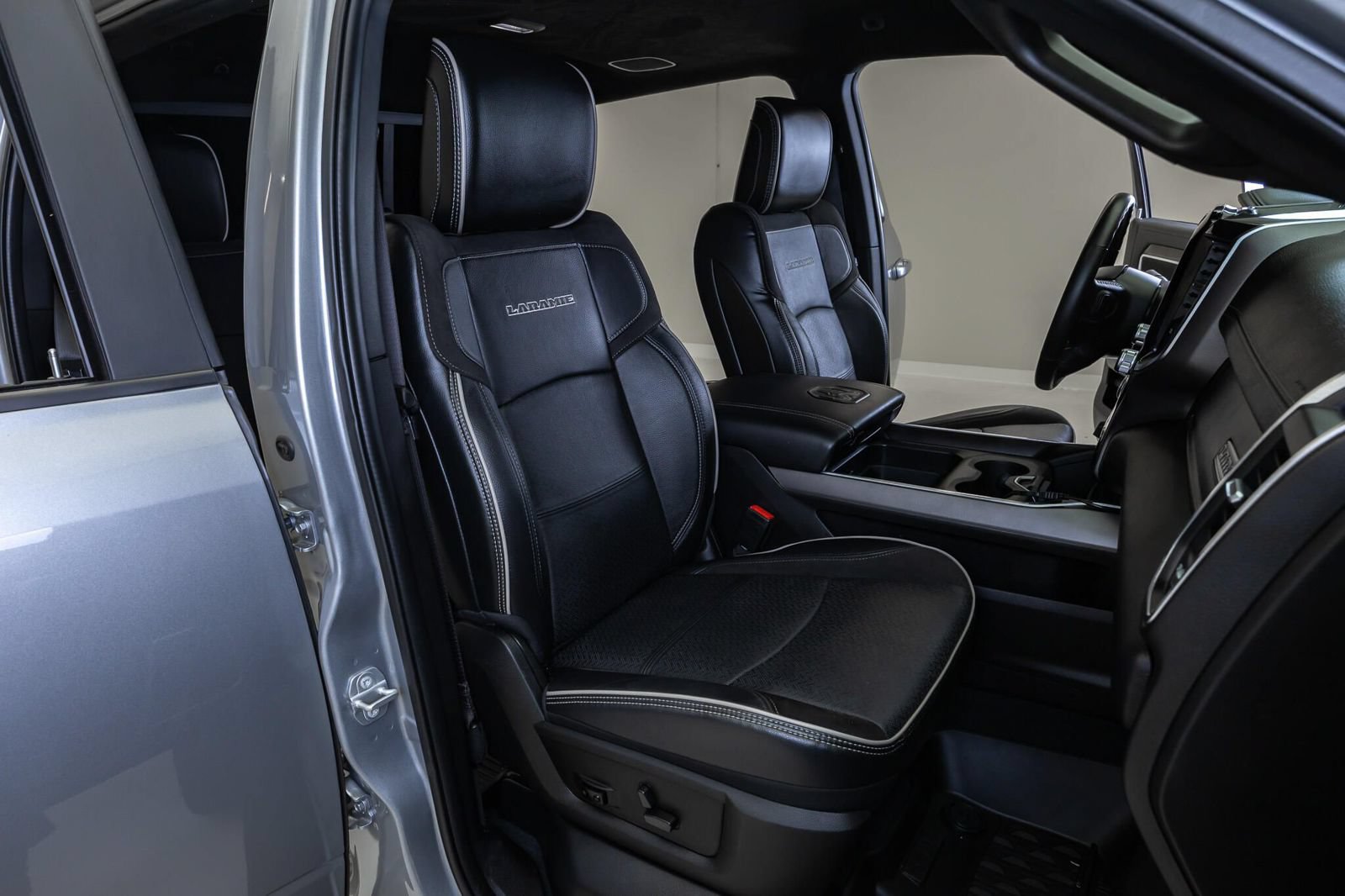 Used 2022 RAM 2500 Laramie AWD/4WD image 39