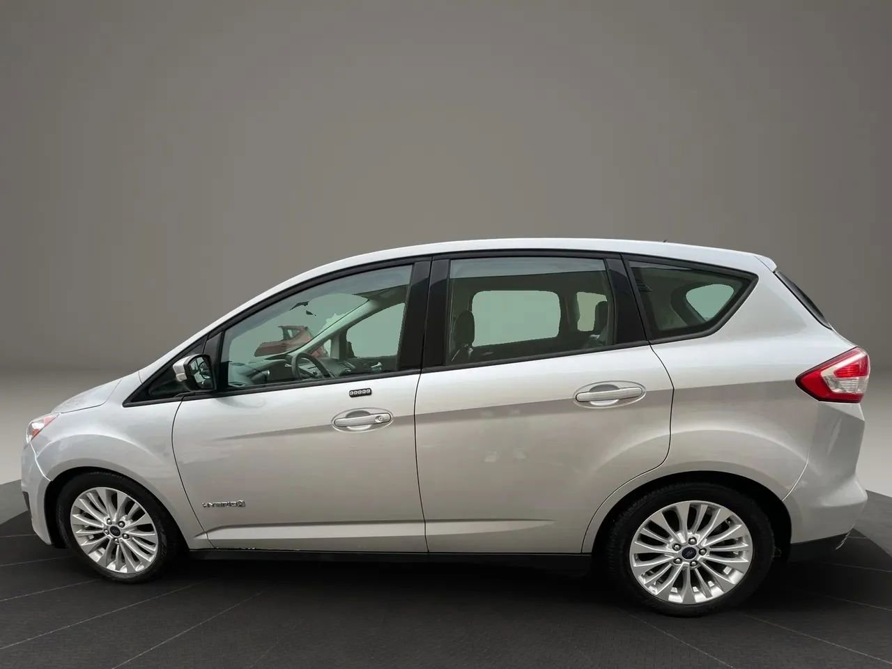 Used 2017 Ford C-MAX SE w/ Equipment Group 202A image 8