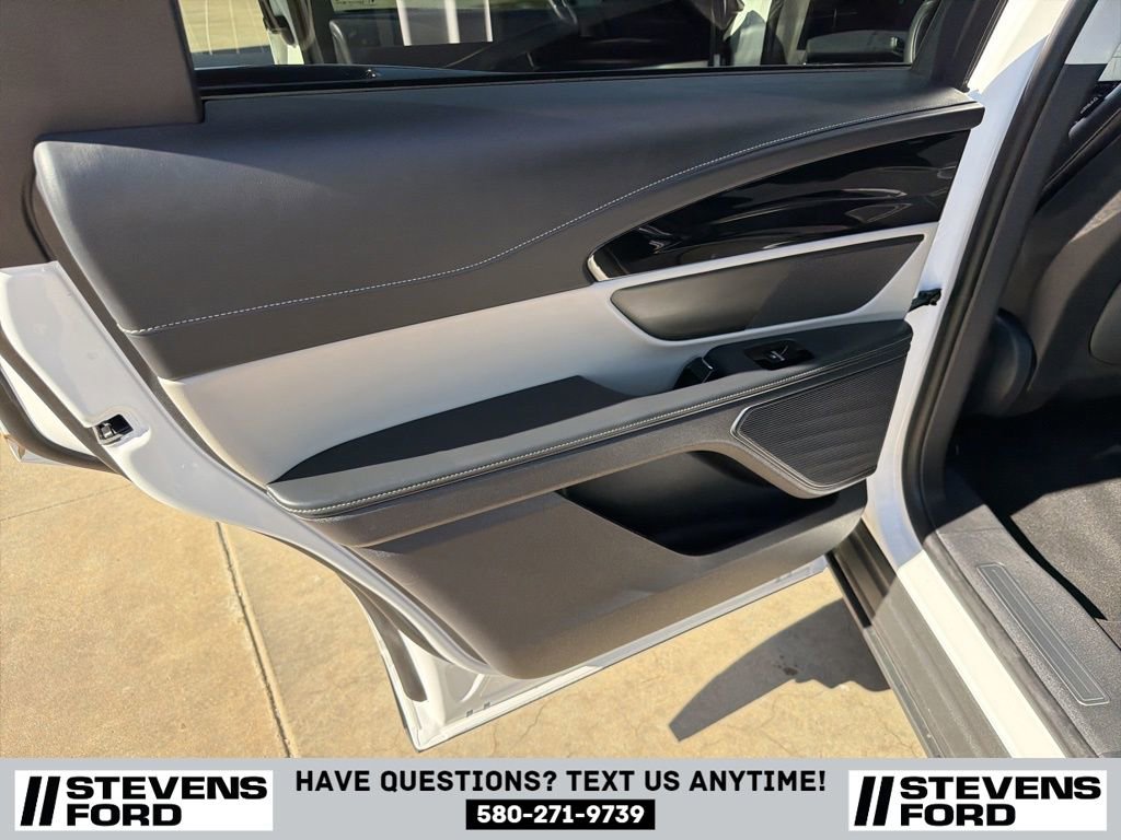 Used 2024 Lincoln Nautilus Premier image 39