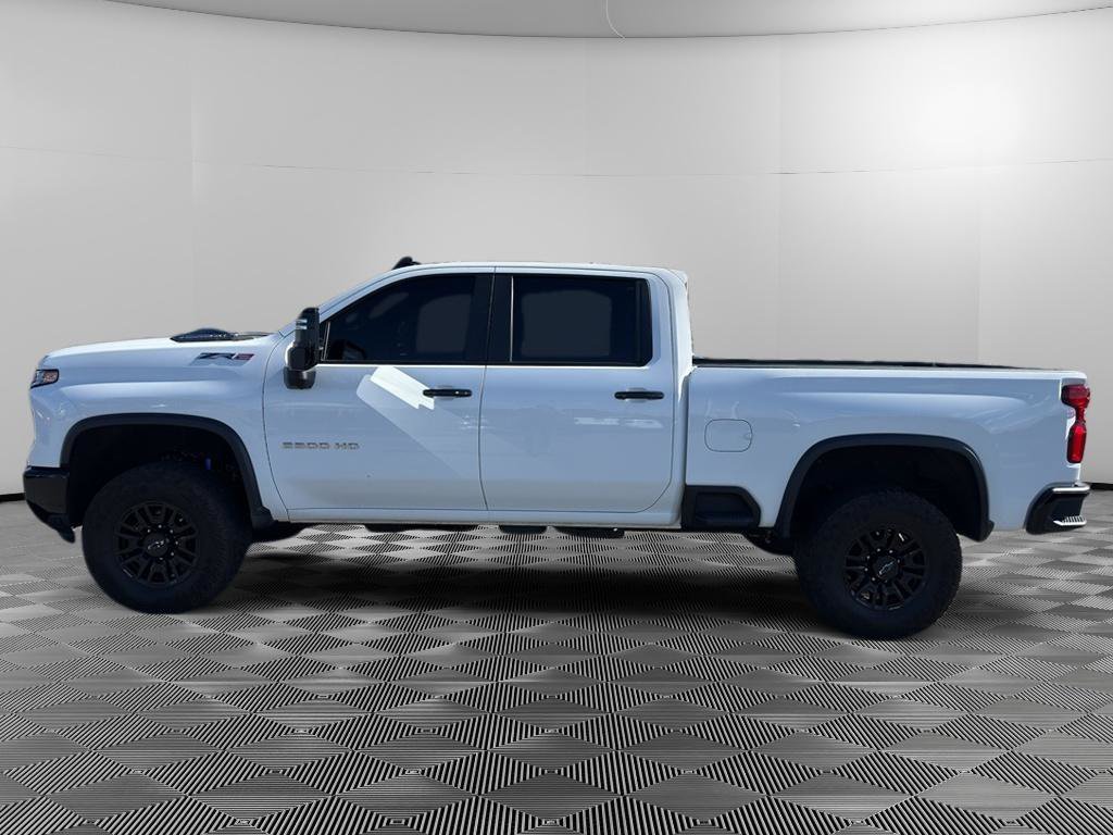 Used 2024 Chevrolet Silverado 2500 ZR2 image 4