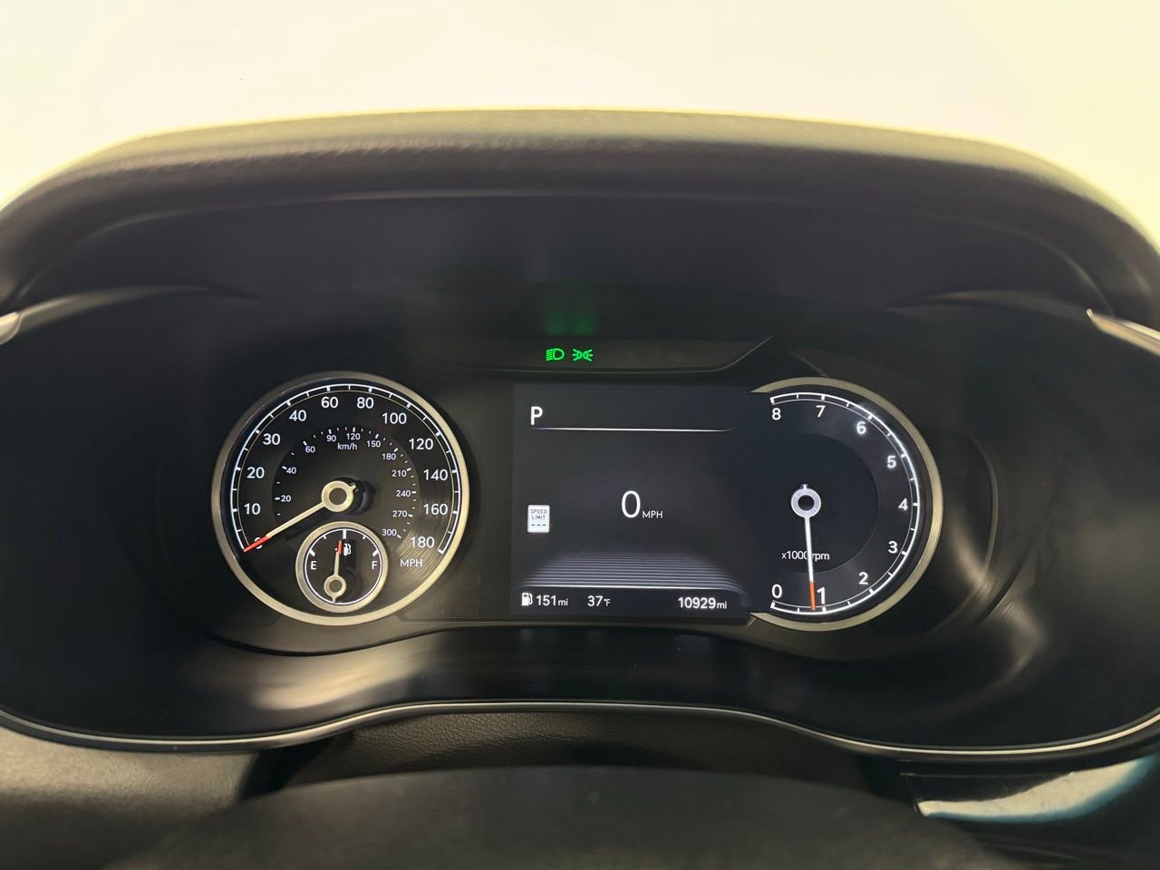 Used 2024 Genesis G70 3.3T Advanced image 23