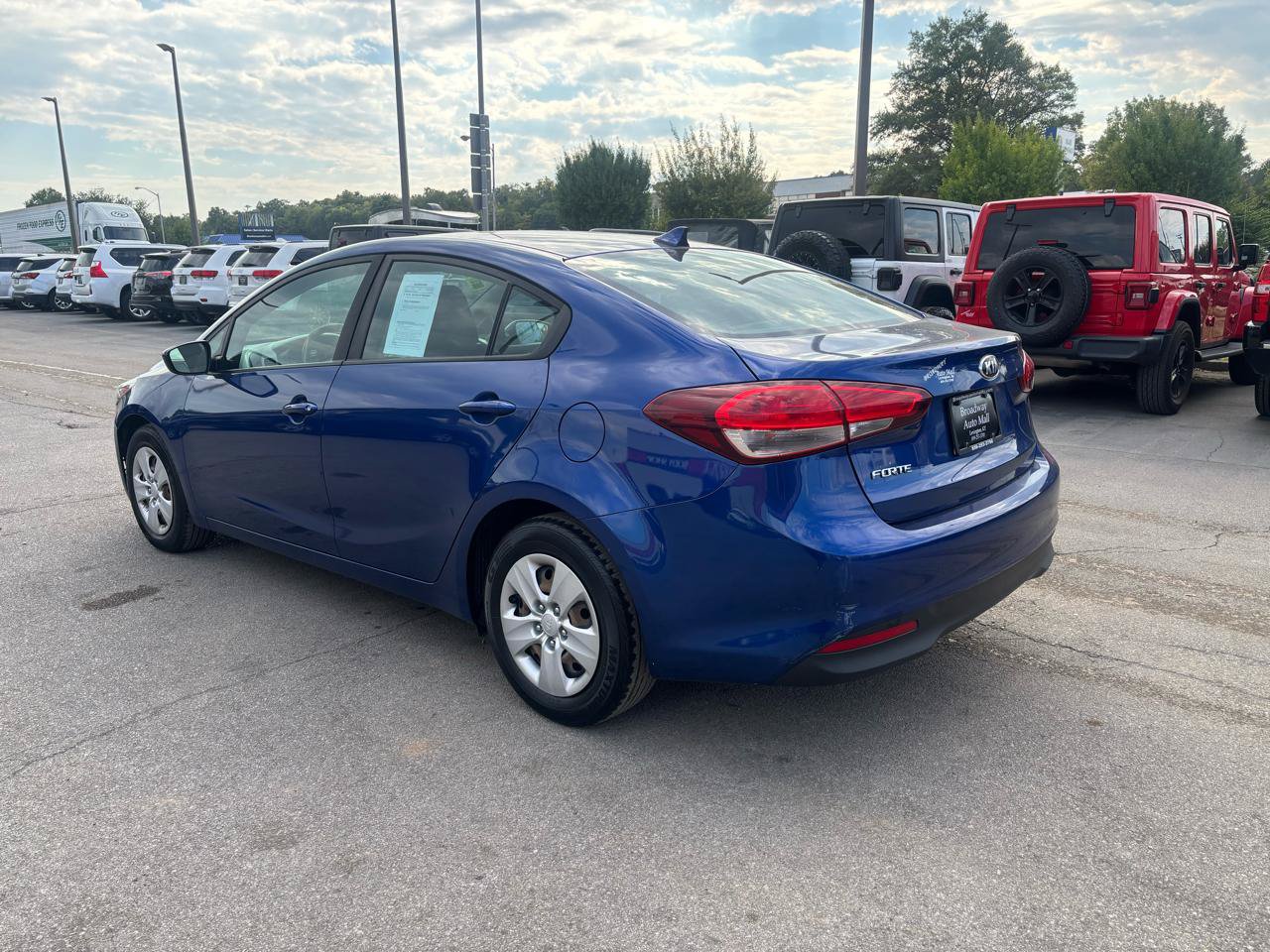 Used 2017 Kia Forte LX FWD image 5