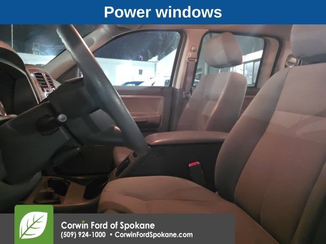 Used 2005 Dodge Dakota SLT image 3