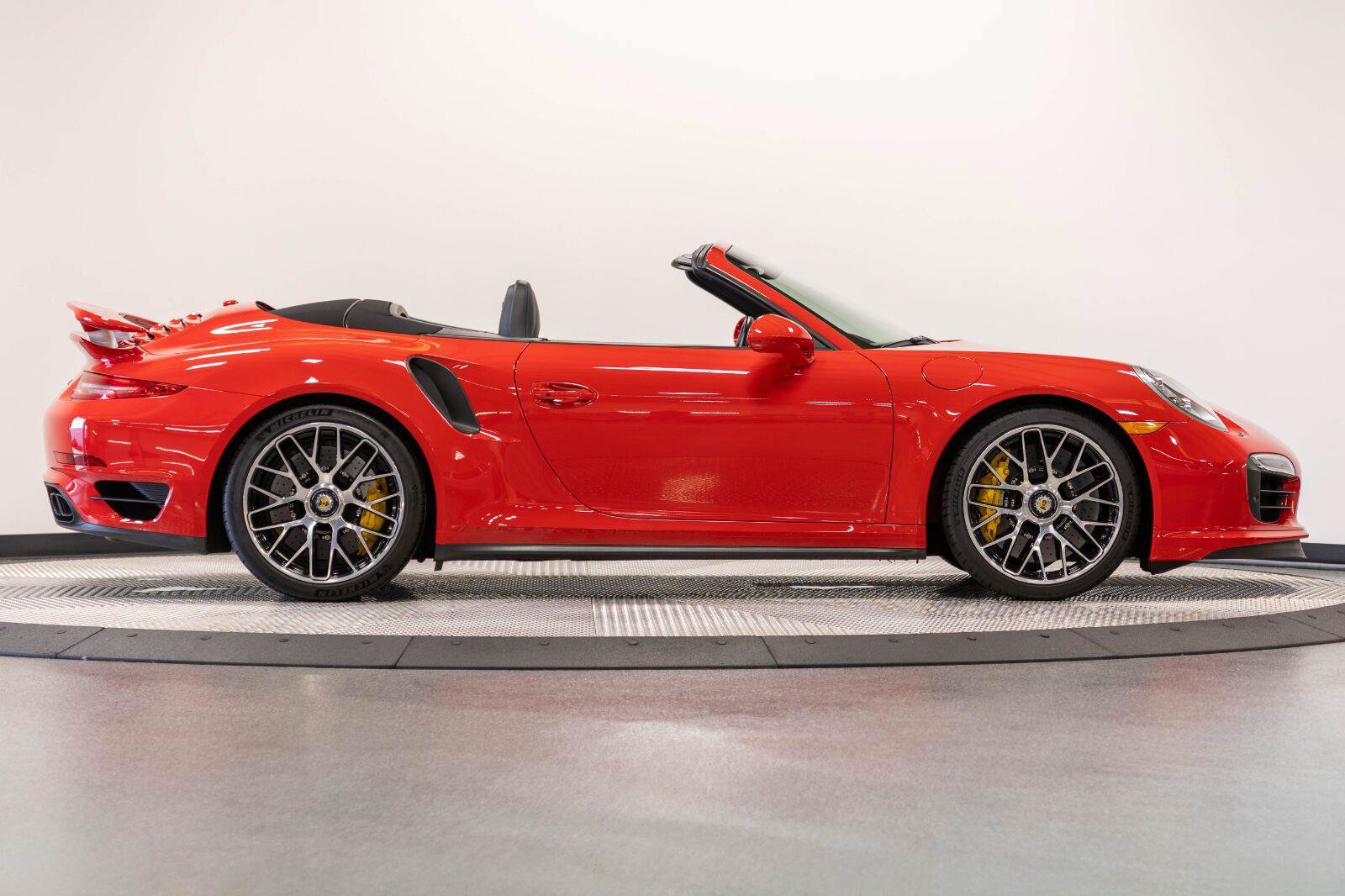 Used 2015 Porsche 911 Turbo S AWD/4WD image 19