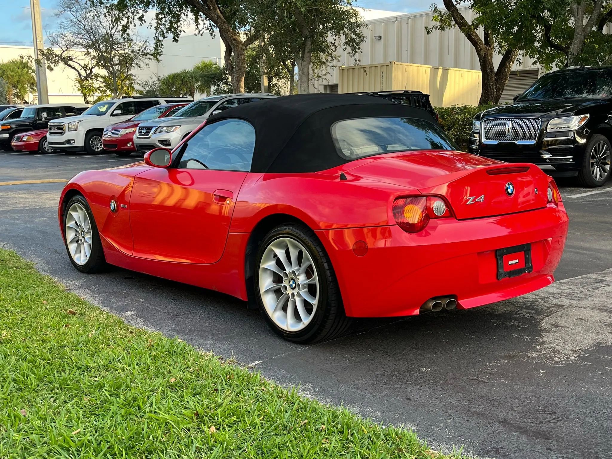 Used 2004 BMW Z4 2.5i image 6