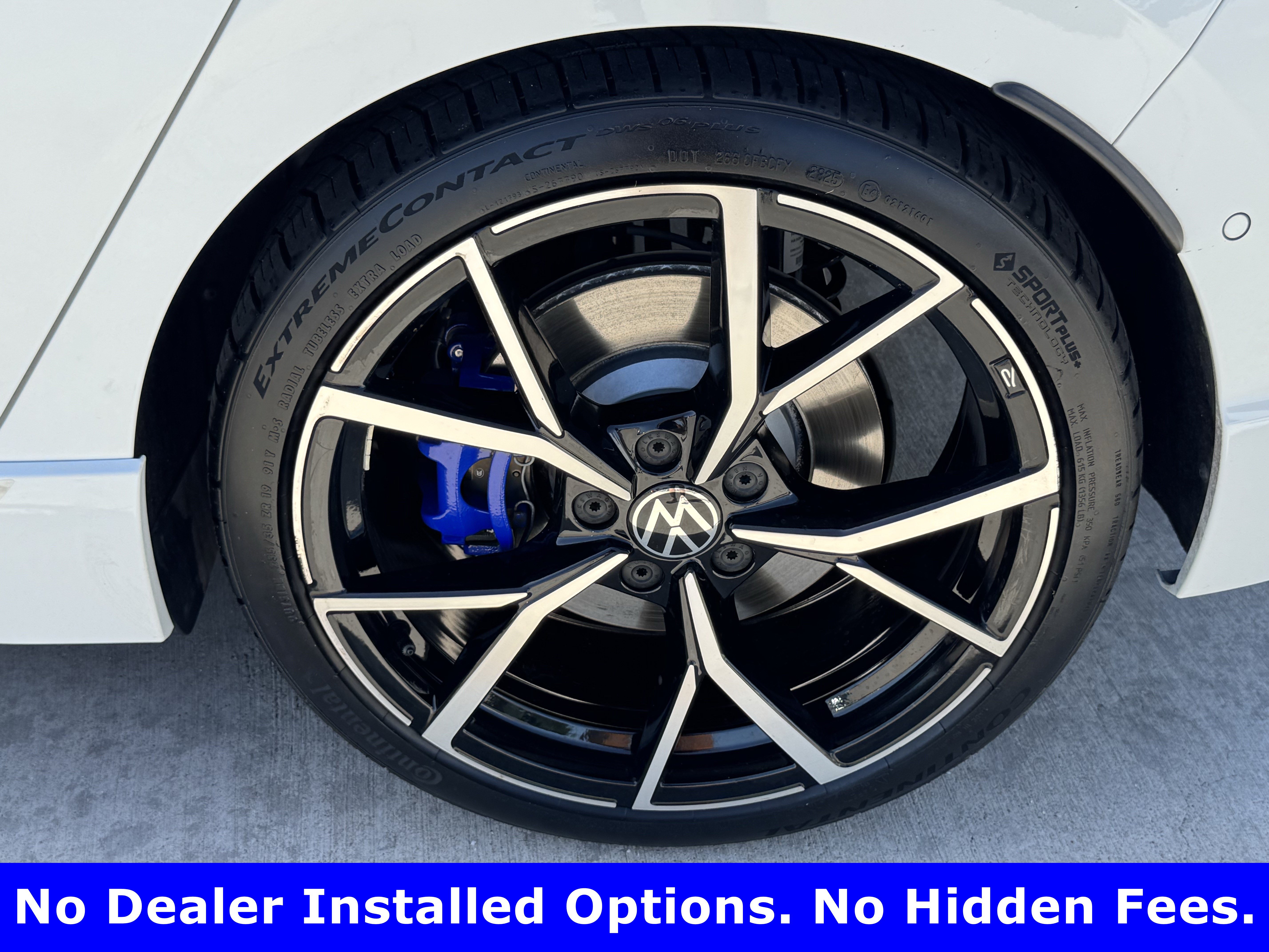 Used 2024 Volkswagen Golf R AWD/4WD image 10