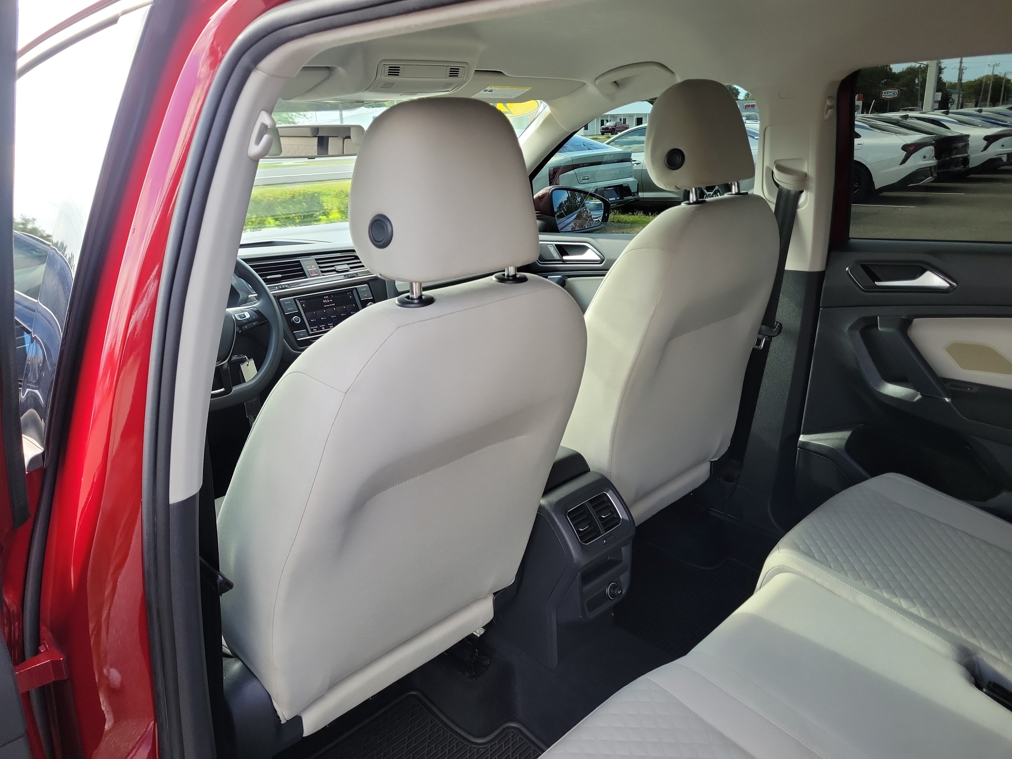 Used 2018 Volkswagen Tiguan S w/ 3rd Row Seat Package AWD/4WD image 16