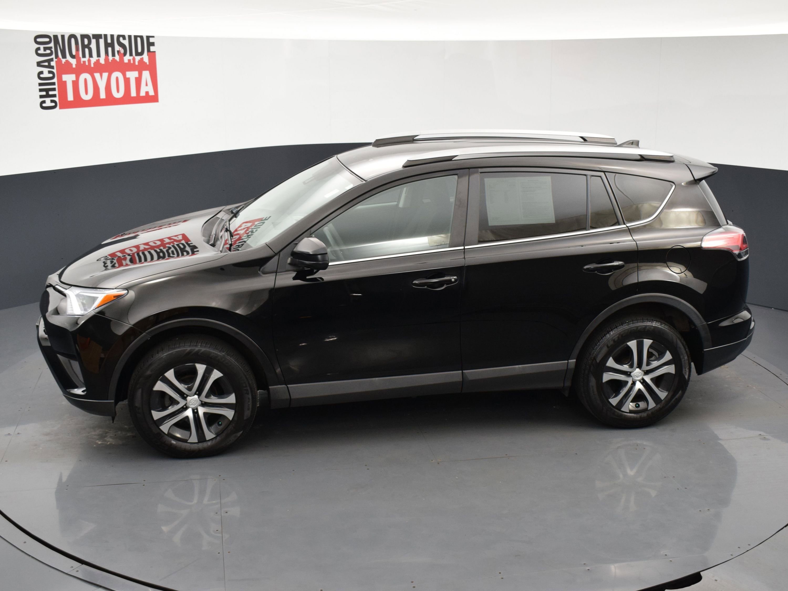 Used 2018 Toyota RAV4 LE w/ All Weather Liner Package FWD image 18