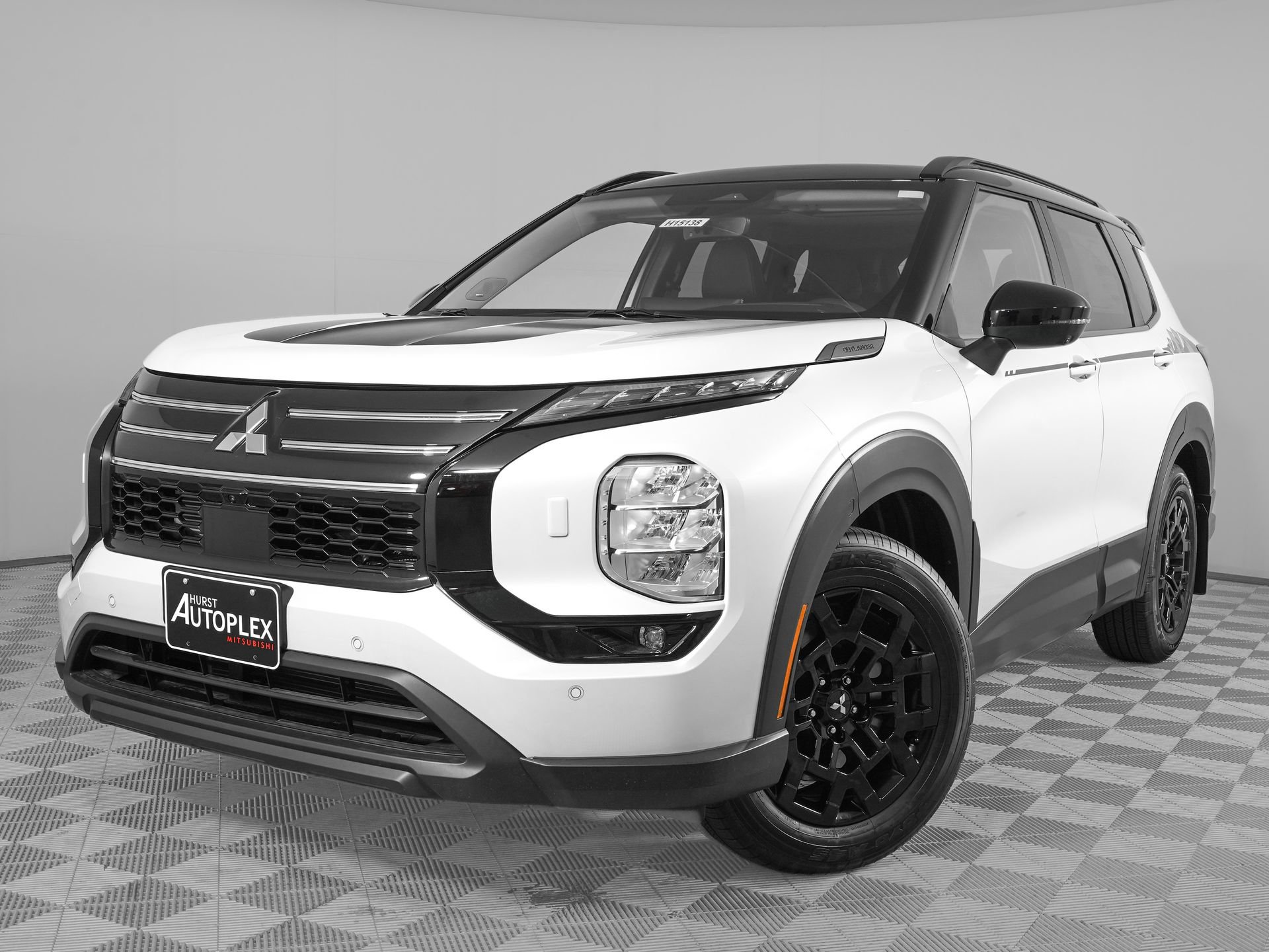 New 2026 Mitsubishi Outlander AWD image 2