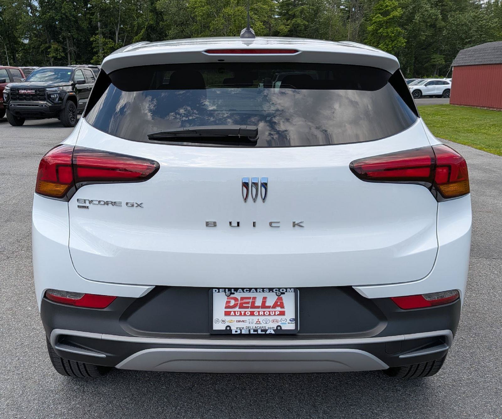 Used 2024 Buick Encore GX Preferred AWD/4WD image 9