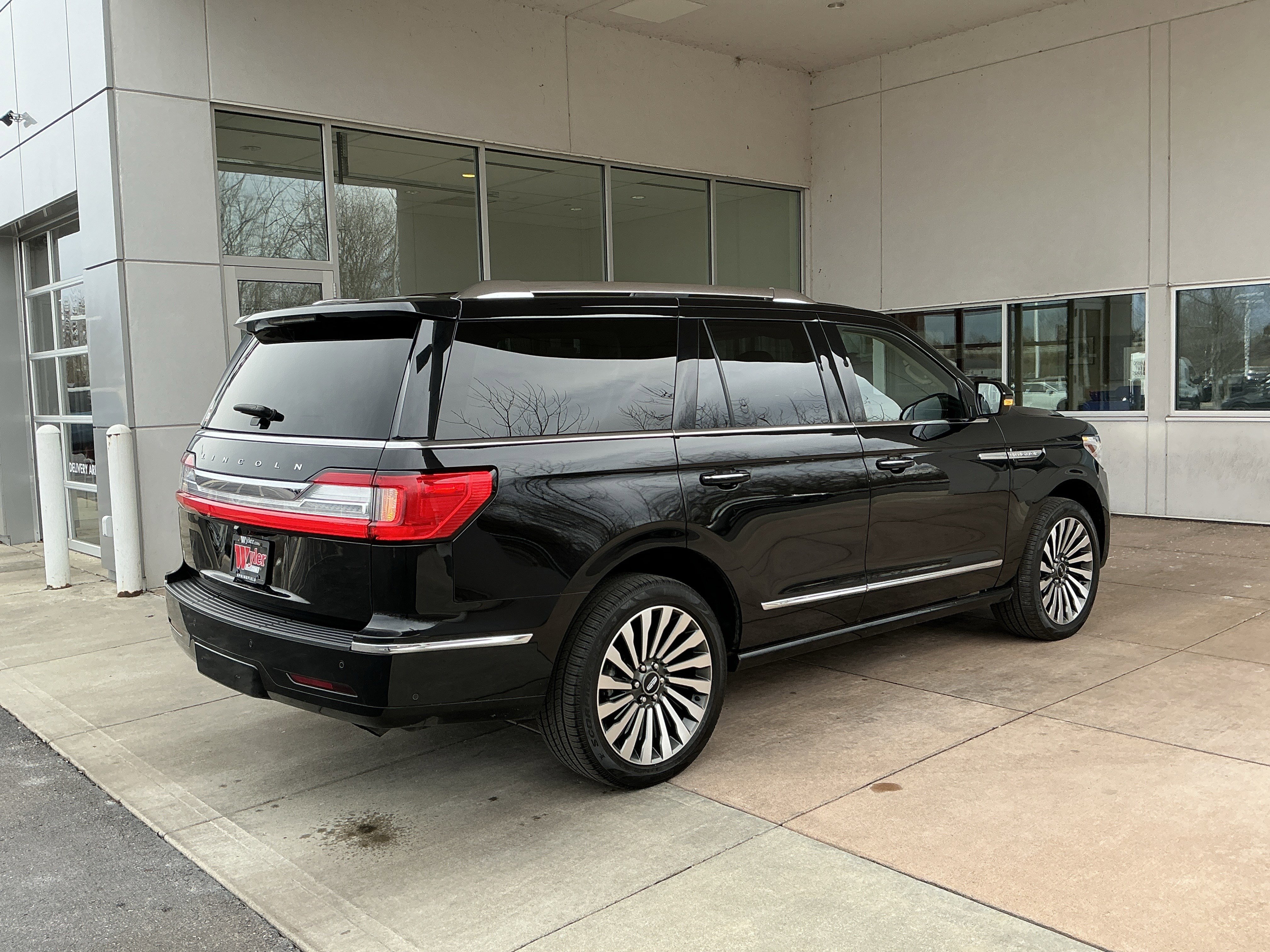 Used 2021 Lincoln Navigator Reserve w/ Luxury Package image 22
