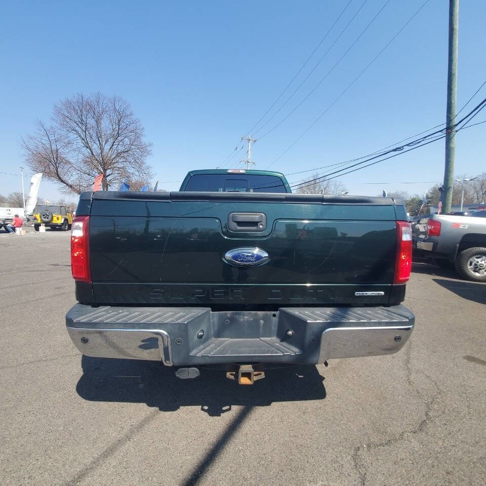 Used 2016 Ford F250 Lariat w/ Chrome Package image 3