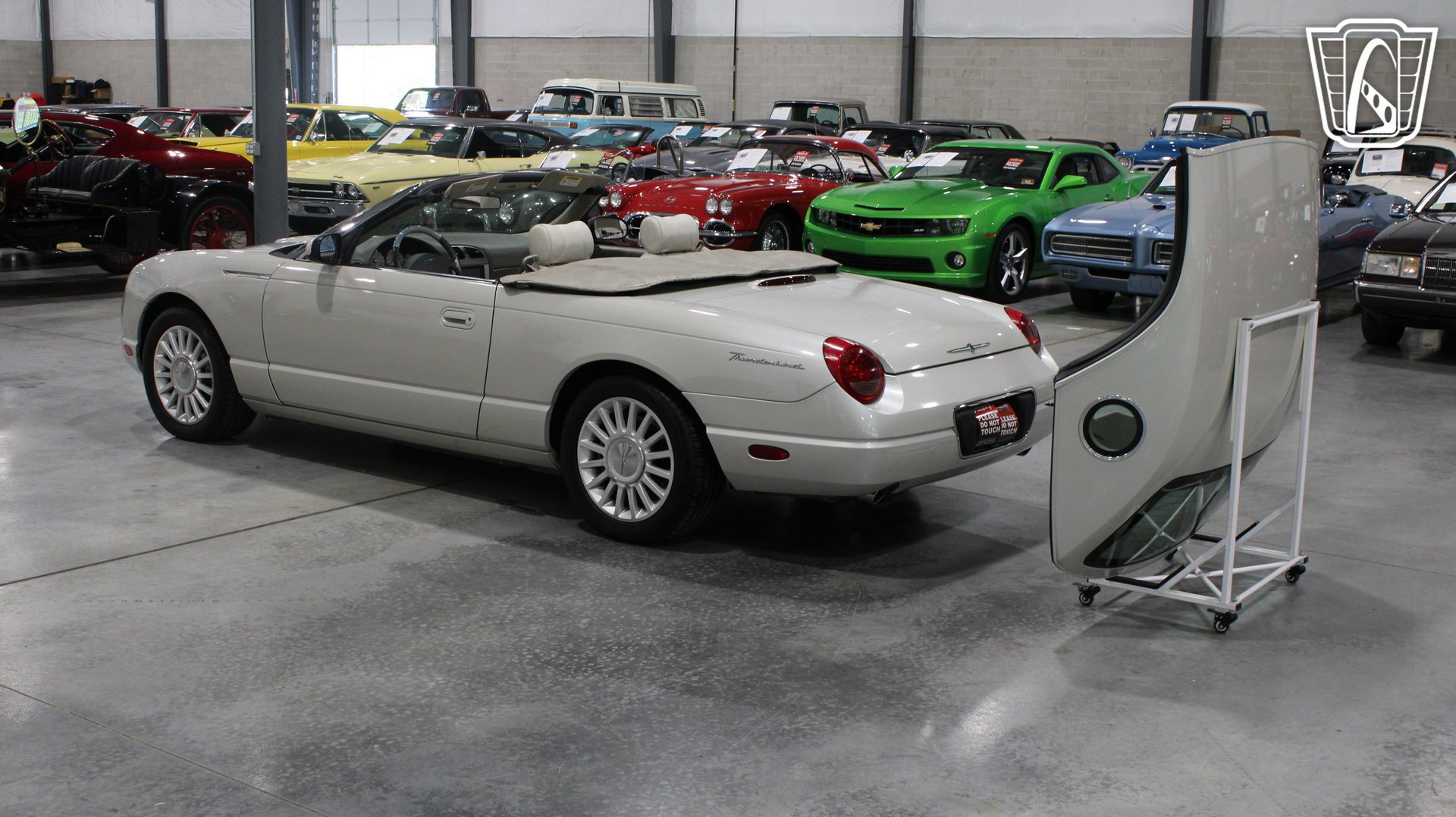 Used 2005 Ford Thunderbird 50th Anniversary RWD image 3