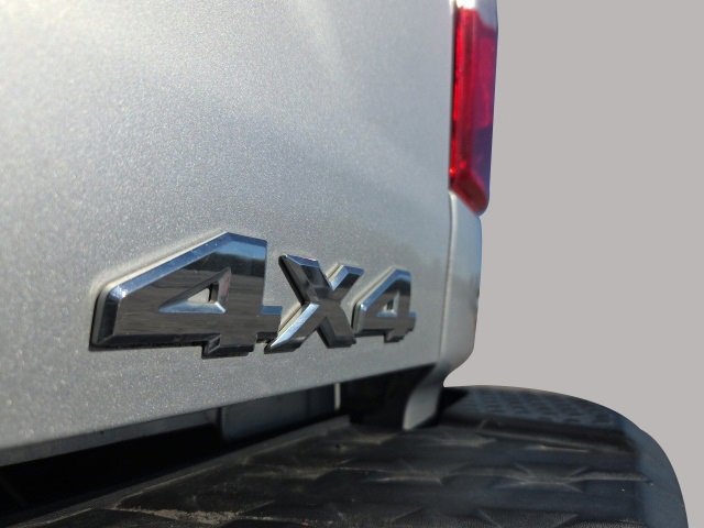 Used 2019 Nissan Titan S image 18