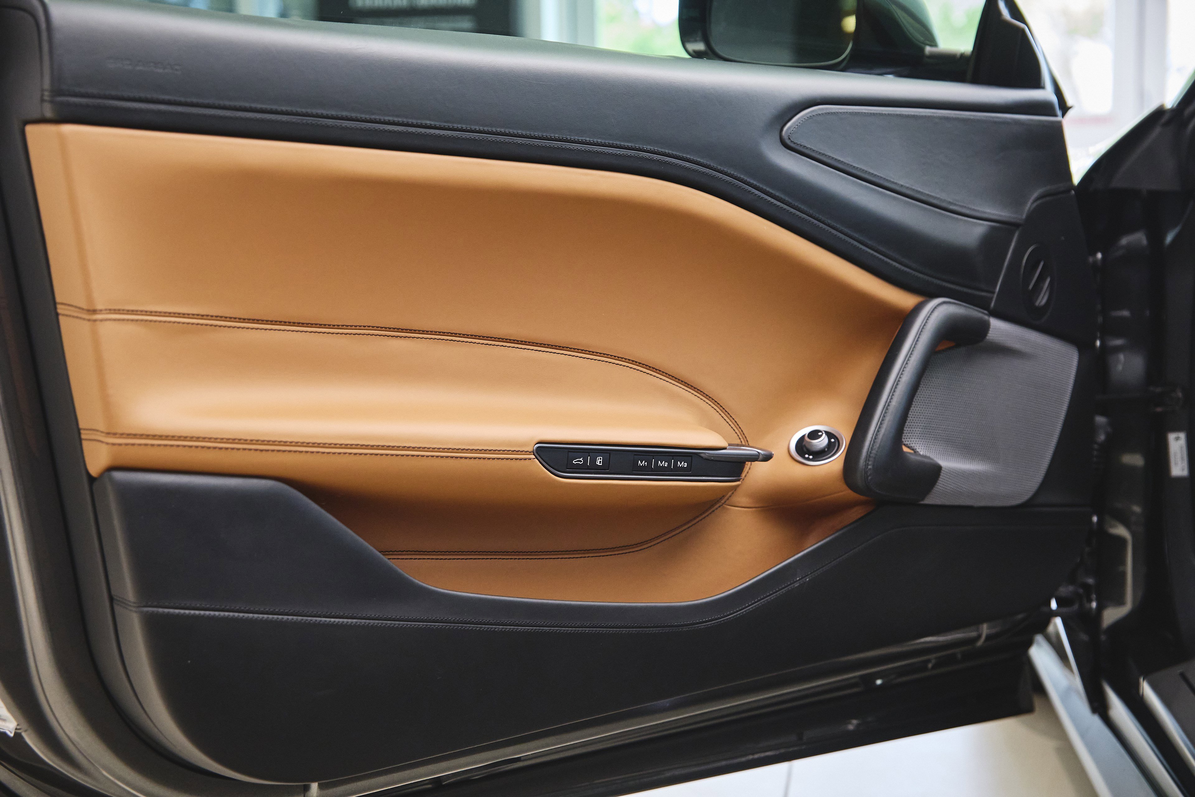 Used 2018 Ferrari GTC4Lusso image 27