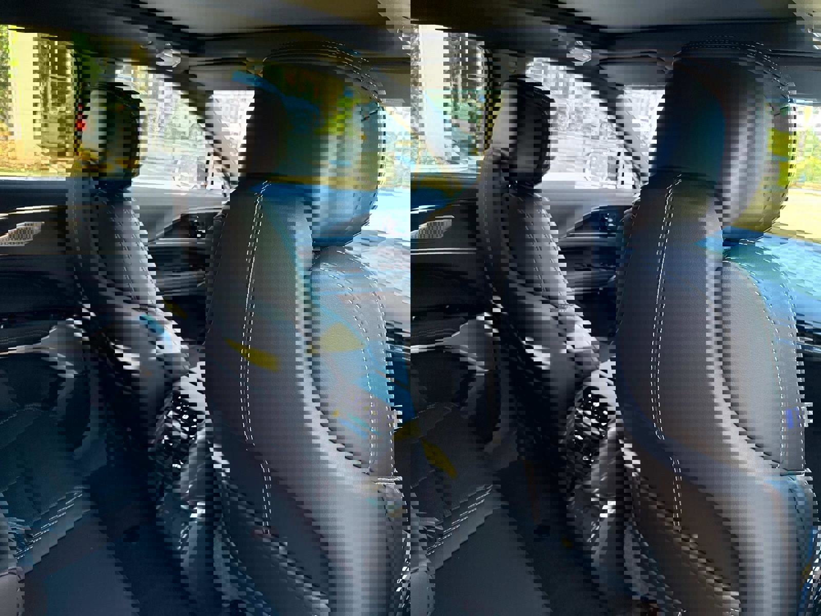 New 2026 Cadillac Lyriq V w/ Exterior Carbon Fiber Package image 29