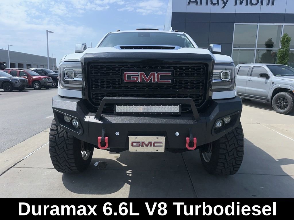 Used 2019 GMC Sierra 2500 Denali w/ Duramax Plus Package AWD/4WD image 3