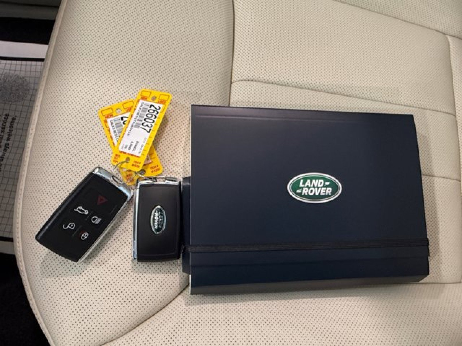 New 2026 Land Rover Range Rover Autobiography AWD/4WD image 21