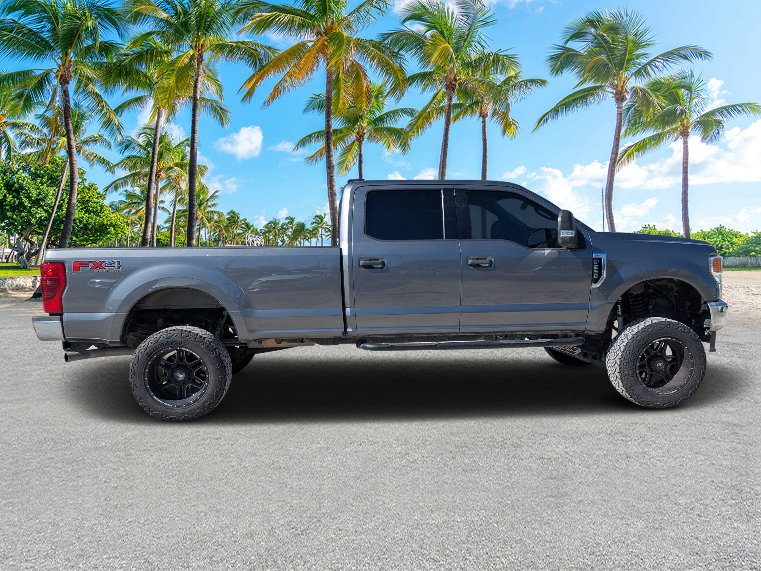 Used 2022 Ford F250 XLT w/ XLT Value Package image 3