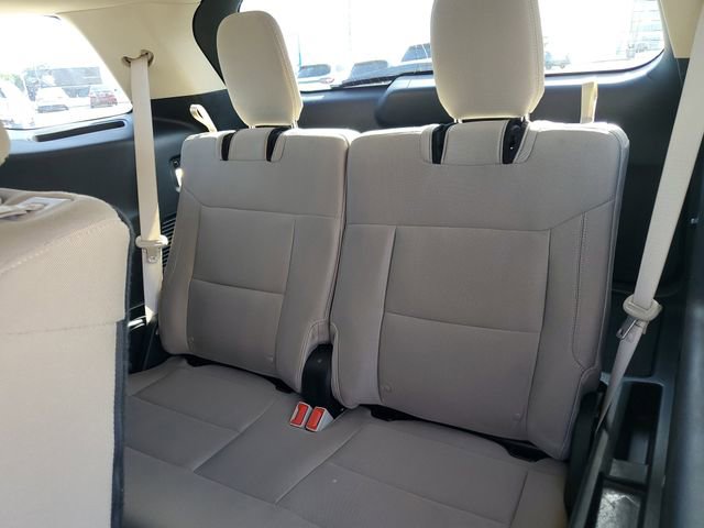 Used 2023 Ford Explorer XLT RWD image 13