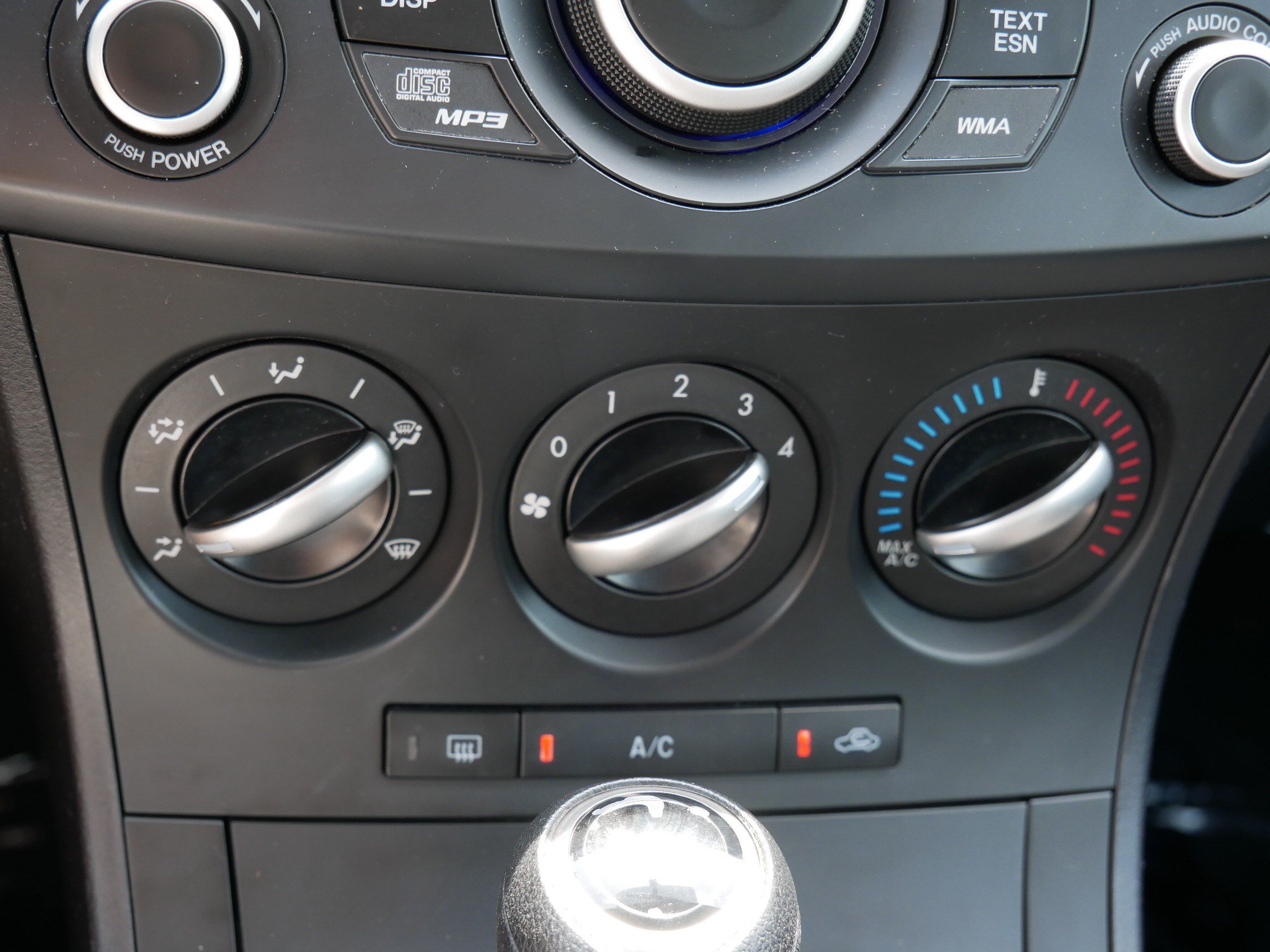 Used 2013 MAZDA MAZDA3 i Sport FWD image 24