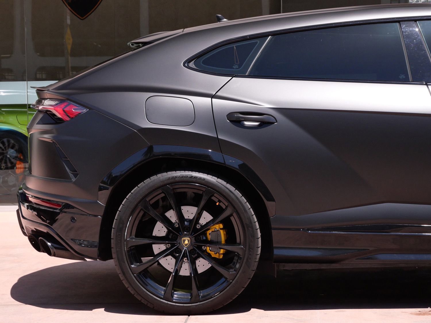 Used 2022 Lamborghini Urus AWD/4WD image 24