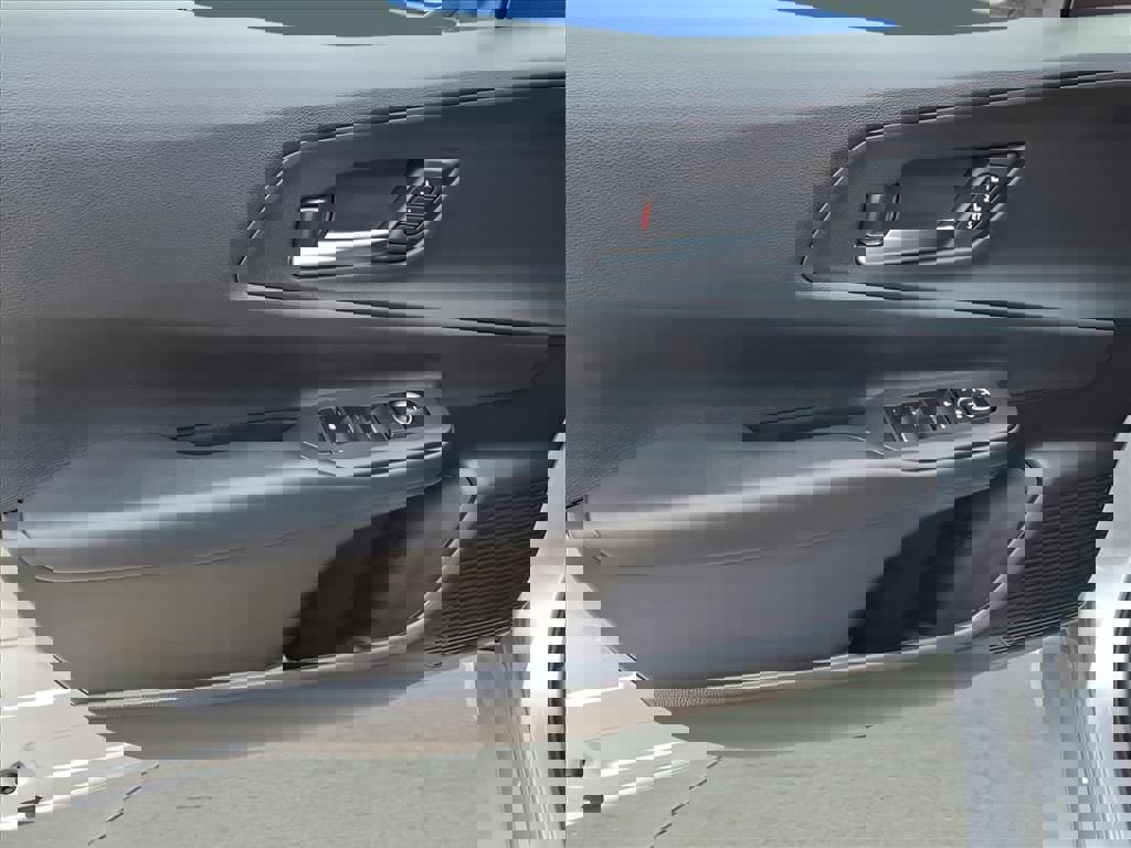 New 2026 Toyota Prius Plug-In Hybrid FWD image 11