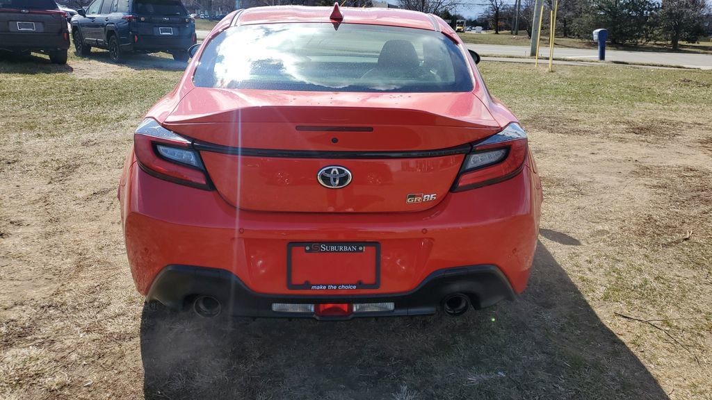 Used 2022 Toyota GR86 Premium w/ ALL Weather Mat Package (TMS) image 4