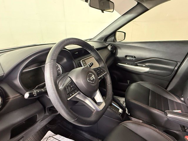 Used 2020 Nissan Kicks SR w/ SR Premium Package FWD image 5