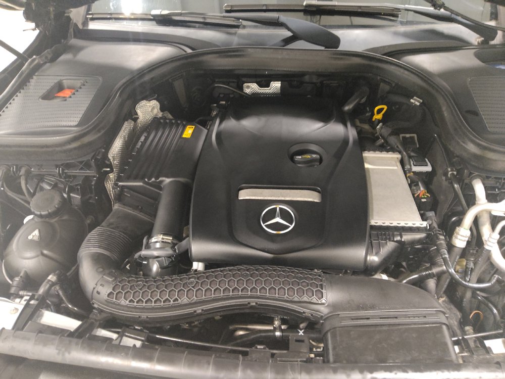 Used 2019 Mercedes-Benz GLC 300 4MATIC w/ Premium Package image 30