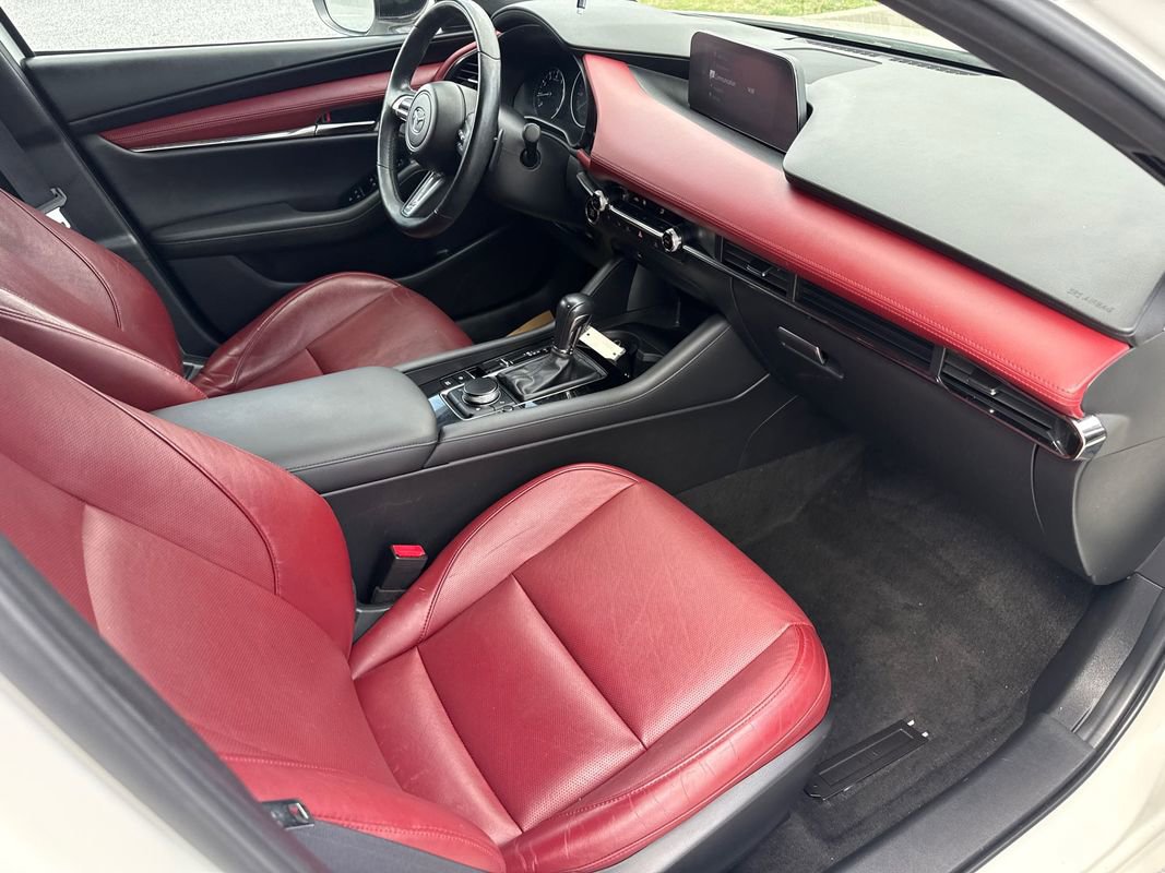 Used 2021 MAZDA MAZDA3 Hatchback w/ Appearance Package AWD/4WD image 13