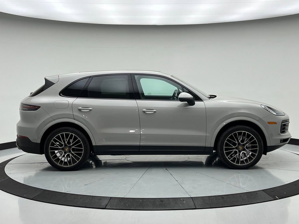 Used 2023 Porsche Cayenne image 8
