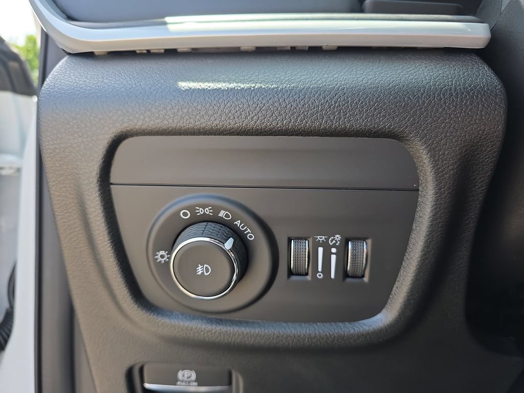 New 2026 Jeep Grand Cherokee L Limited w/ Limited Altitude Package AWD/4WD image 29