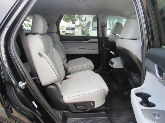 Used 2025 Hyundai Palisade SEL image 24