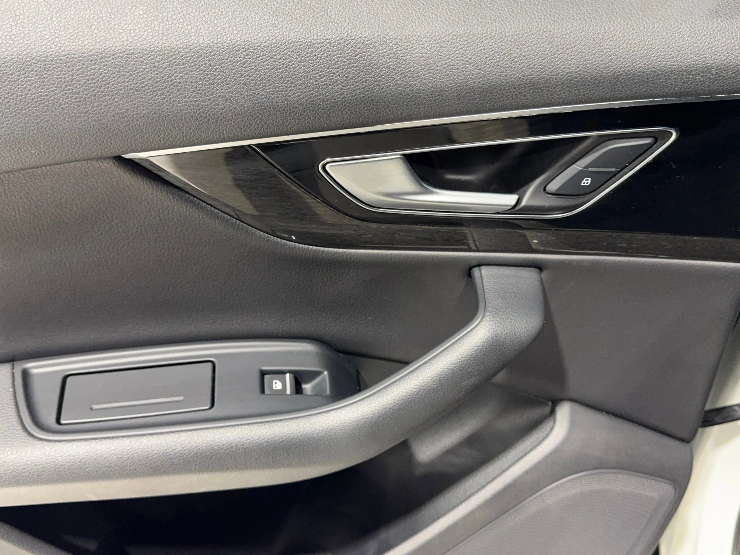 Used 2019 Audi Q7 3.0T Premium w/ Convenience Package image 21