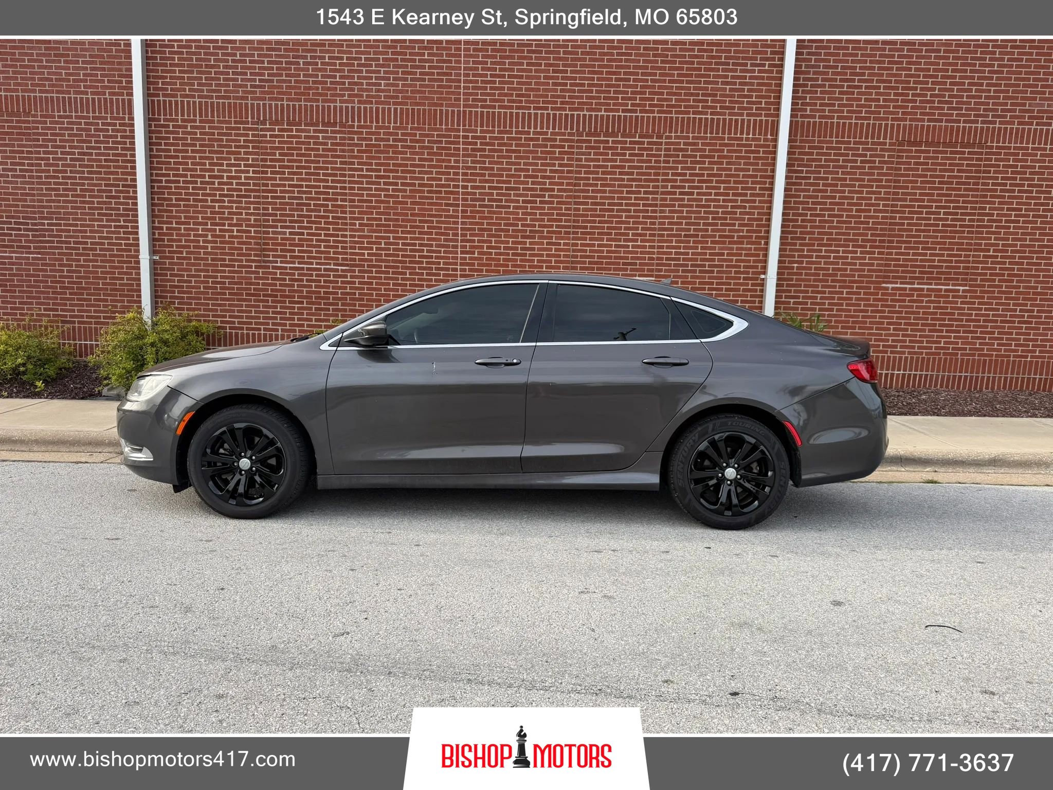 Used 2015 Chrysler 200 Limited w/ Convenience Group FWD image 3